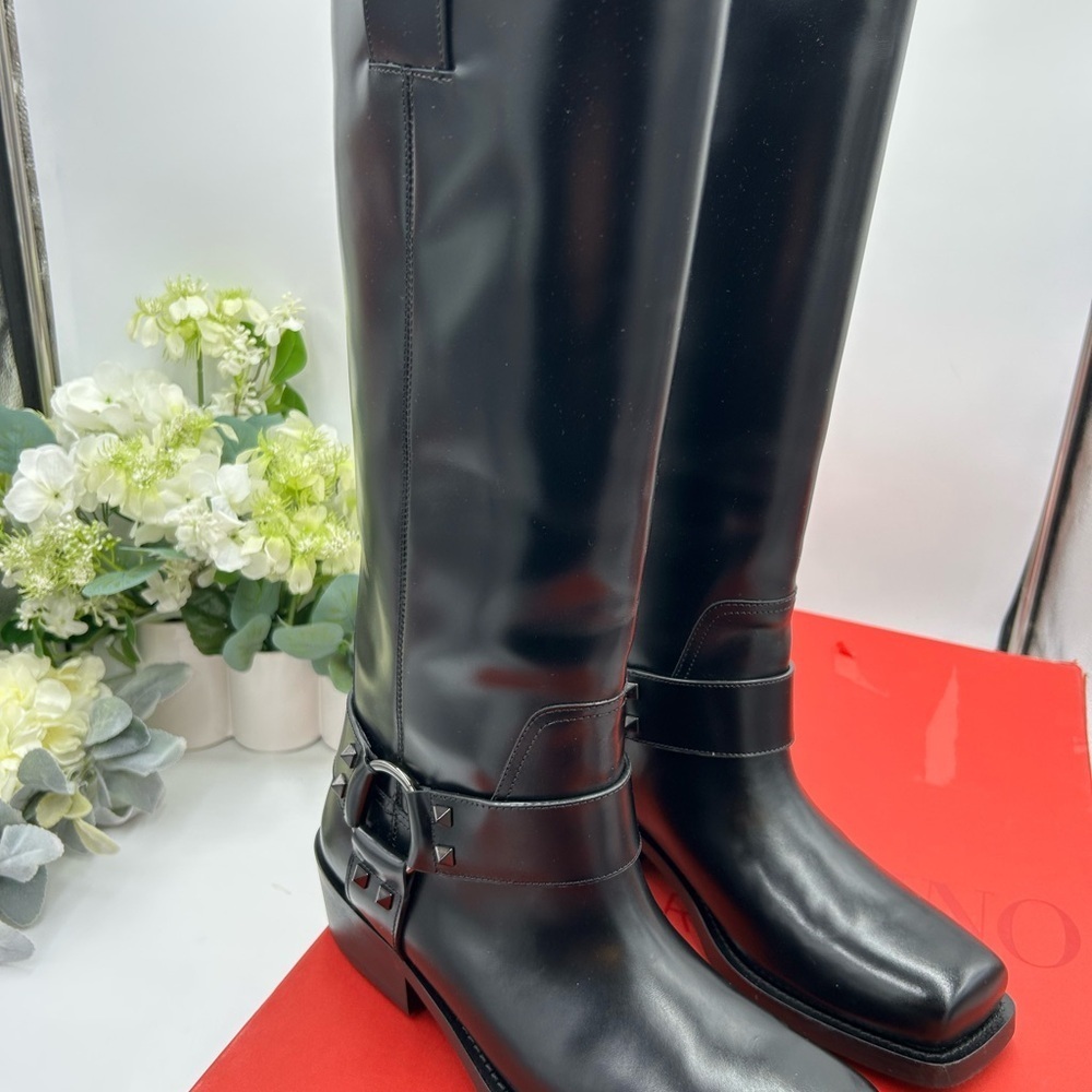 Women's Valentino GARAVANI rock stud riding boots size 39.5 made in Italy